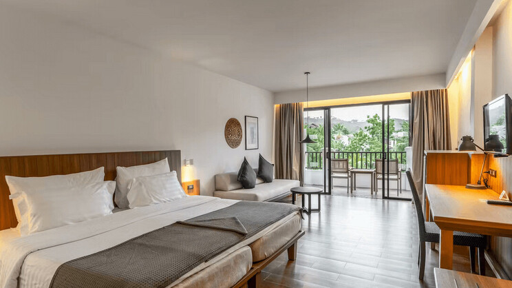 Grand Deluxe Pool View 